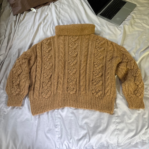Doen Lyon Sweater - Picture 17 of 17